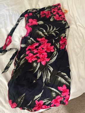 NWT Hawaiian Wrap Skirt